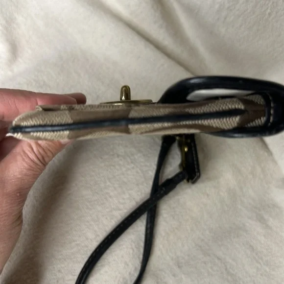 Coach Legacy Signature Brown Canvas & Leather Turnlock Wristlet Striped Interior - Picture 11 of 14